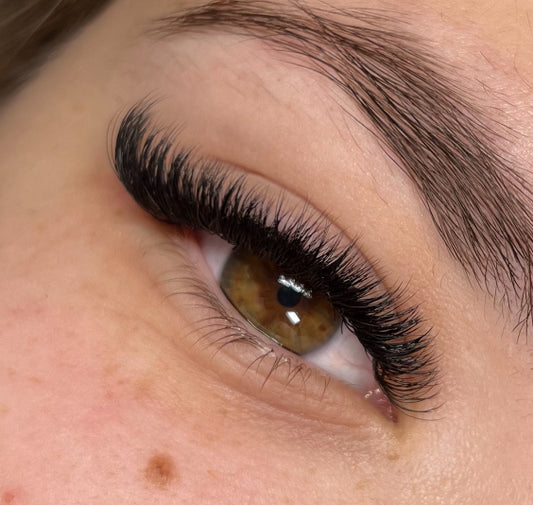 How to create a clean lash line?